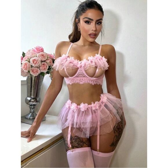 ❤️ NEW Floral Lace Underwire Garter Lingerie Set With 1pair Stocking - Picture 2 of 7